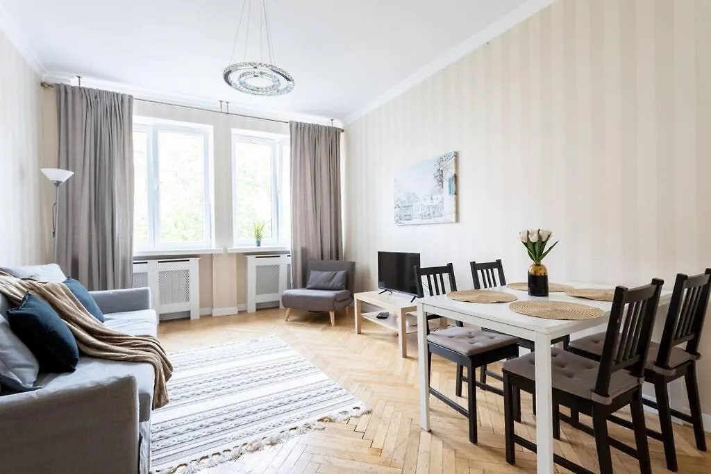 Close-Central Warsaw Apartment - Great Location - Big And Bright Apartment&Nowy Swiat 0*,  ポーランド